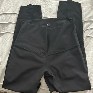 Lululemon size 6 scallop leggings with fold over band